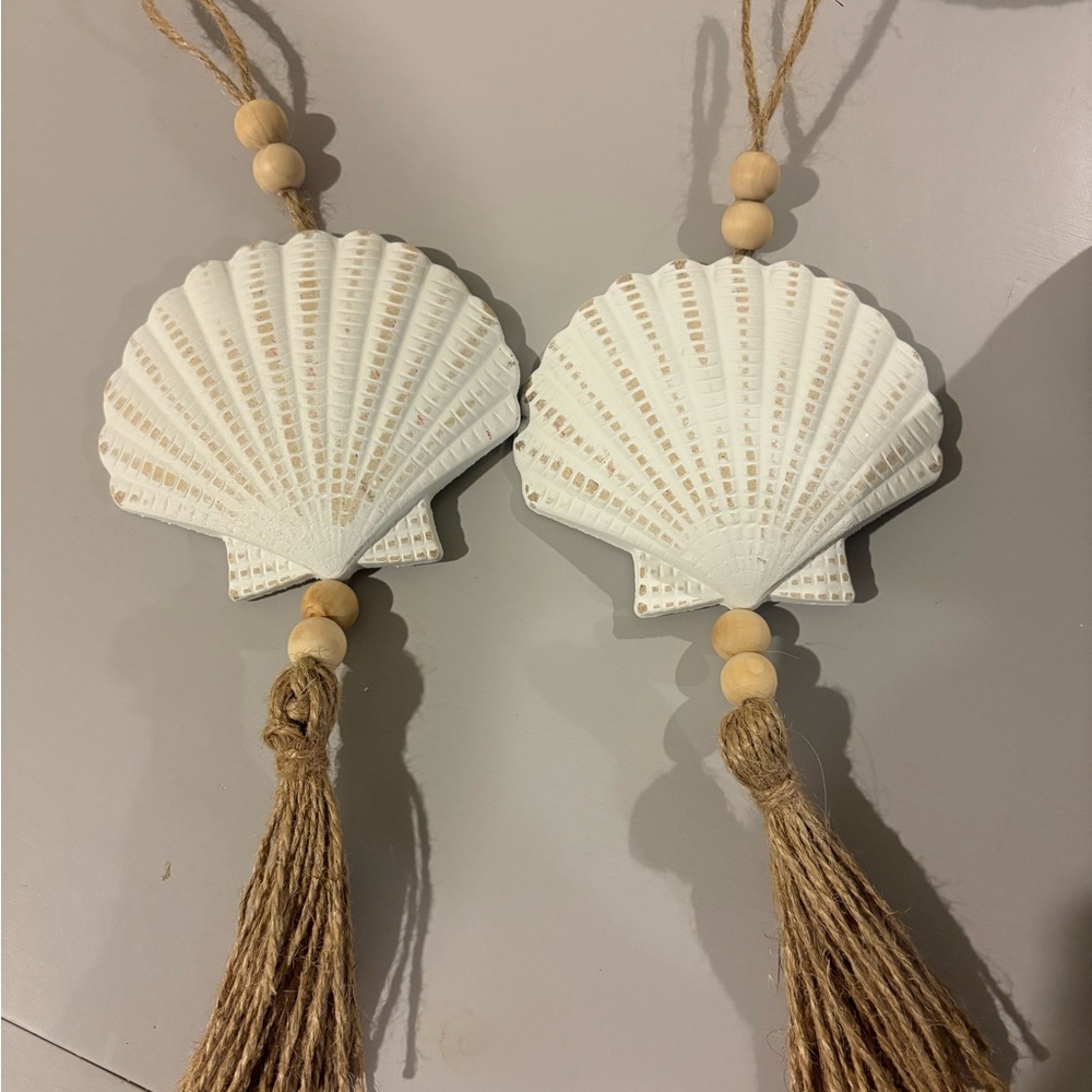 White Seashell Wall Hanging Decor